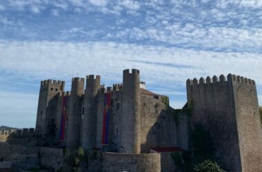 Óbidos, uma encantadora vila medieval em Portugal