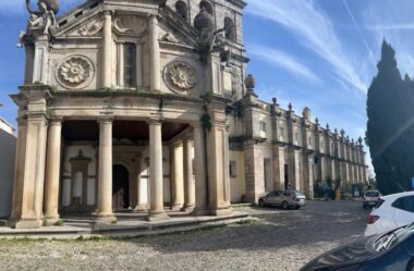 Capela dos ossos em Évora, decoração inusitada e macabra