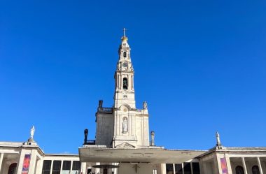 Santuário de Fátima em Portugal, local religioso e turístico